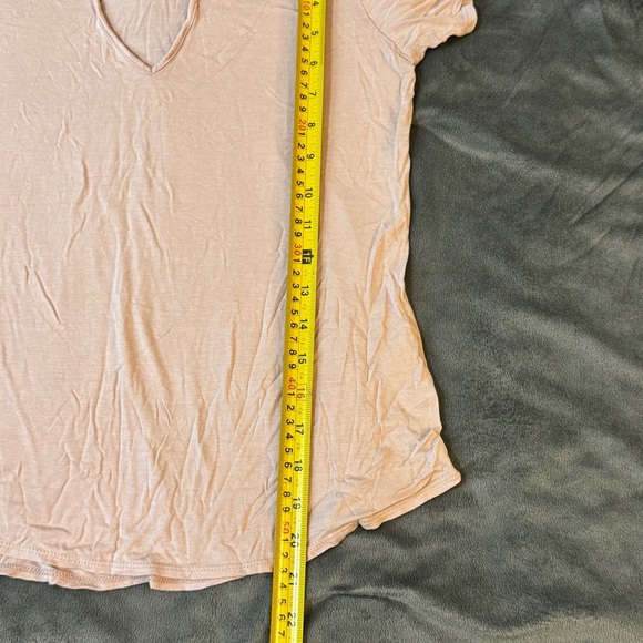 Dynamite Light Beige Short Sleeve Tee

#1186 - Picture 3 of 6